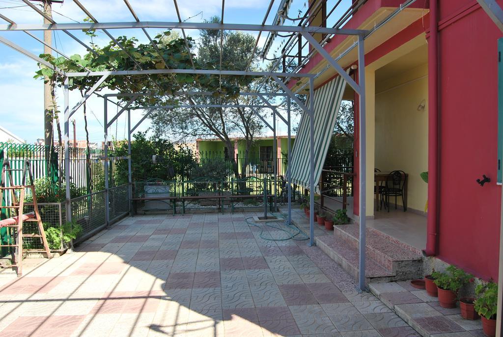 H And H Guesthouse Velipojë Exterior foto